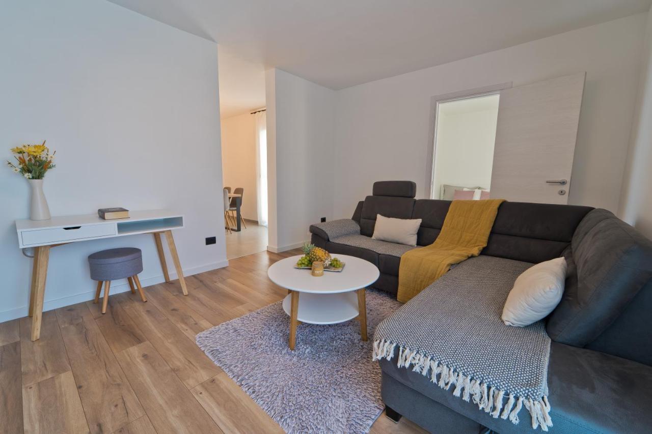 Malemi Apartment พูลา ภายนอก รูปภาพ