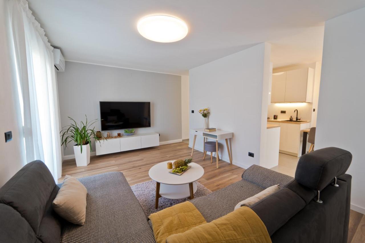 Malemi Apartment พูลา ภายนอก รูปภาพ