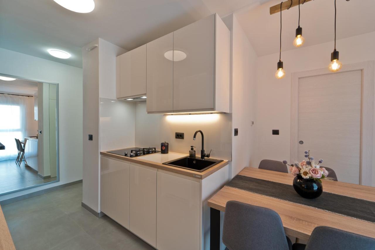 Malemi Apartment พูลา ภายนอก รูปภาพ