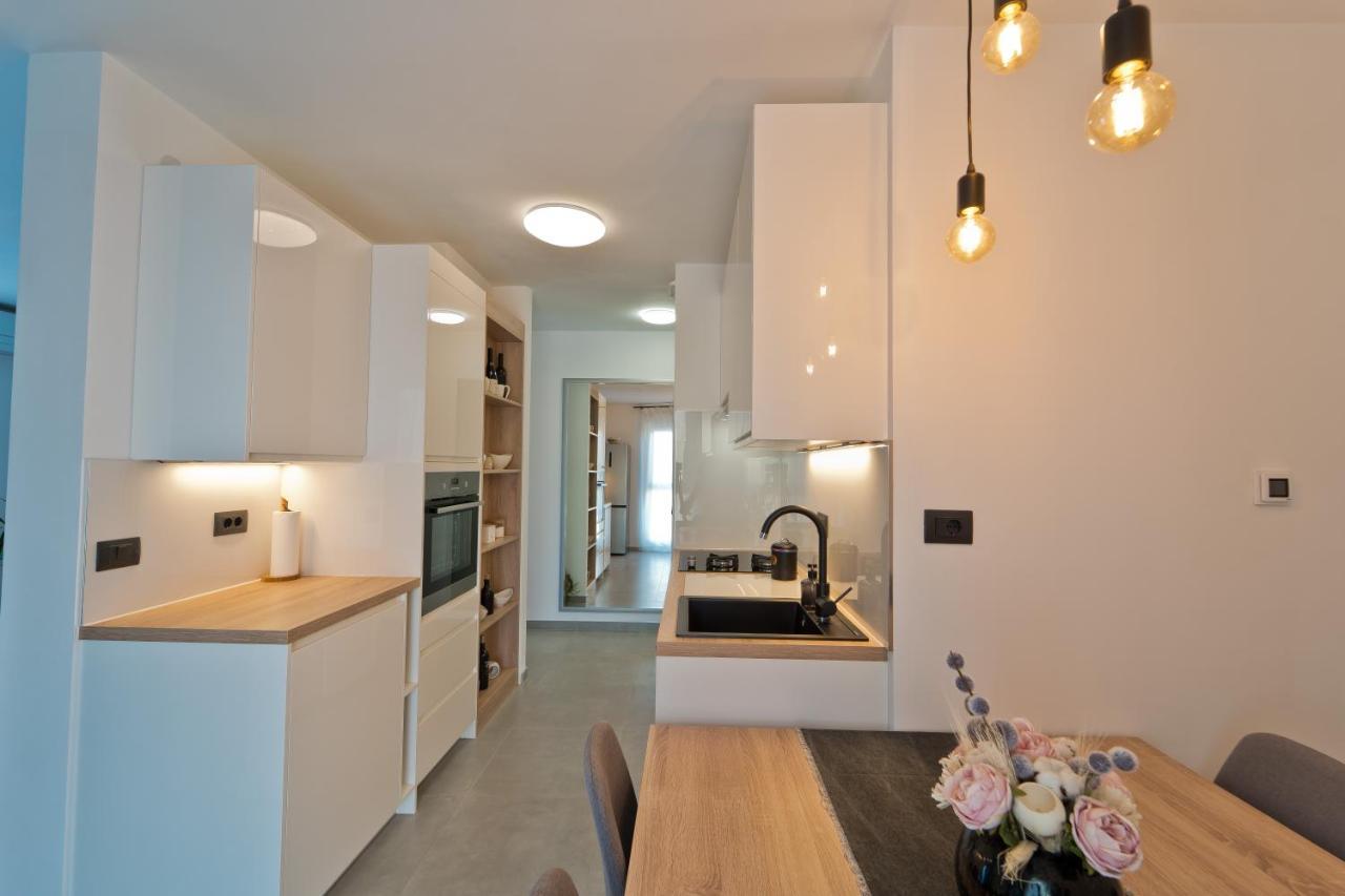 Malemi Apartment พูลา ภายนอก รูปภาพ