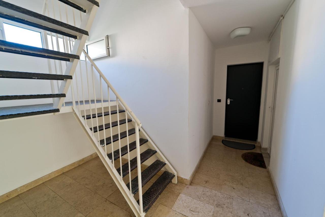 Malemi Apartment พูลา ภายนอก รูปภาพ