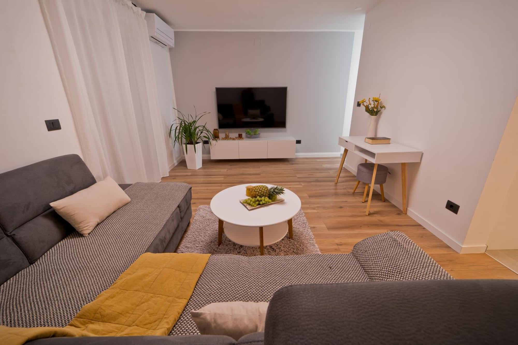Malemi Apartment พูลา ภายนอก รูปภาพ