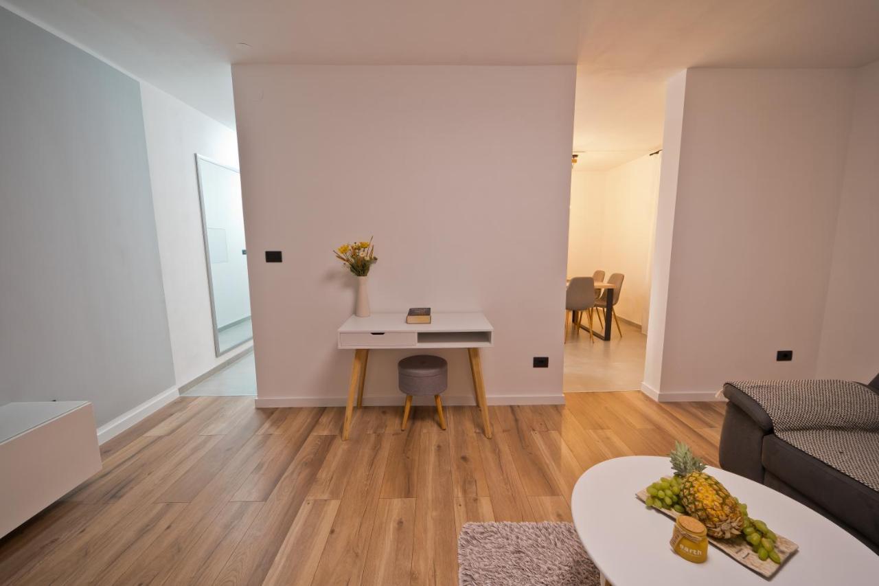 Malemi Apartment พูลา ภายนอก รูปภาพ